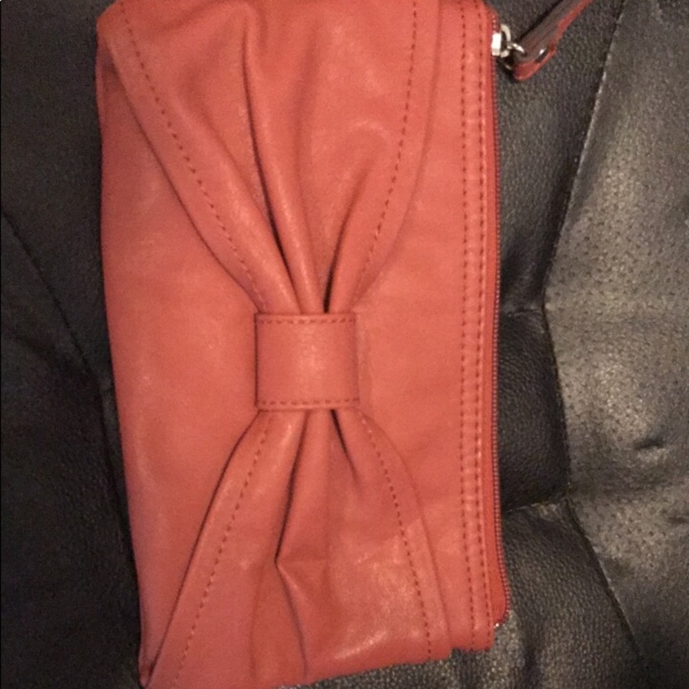 Small clutch/wristlet